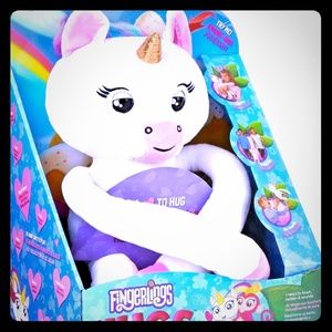 FINGERLINGS HUGS GIGI EXCLUSIVE